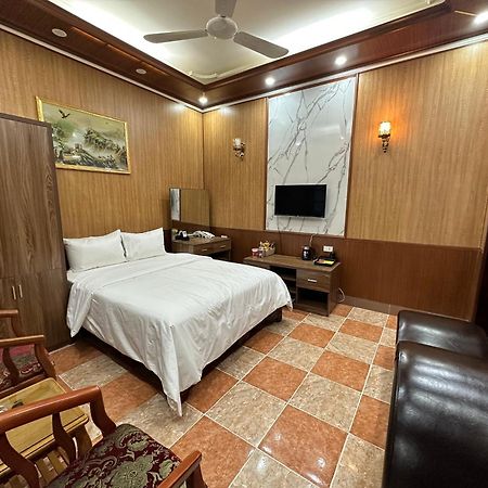 Nhat Tan Hotel ハノイ市 エクステリア 写真