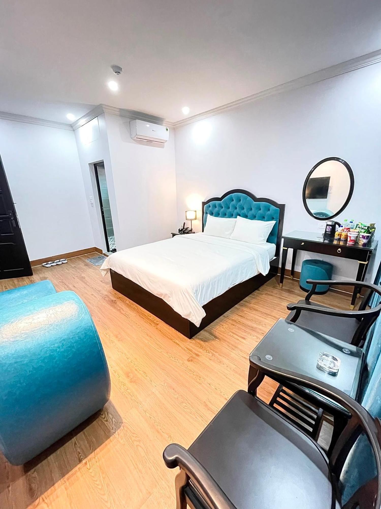 Nhat Tan Hotel ハノイ市 エクステリア 写真