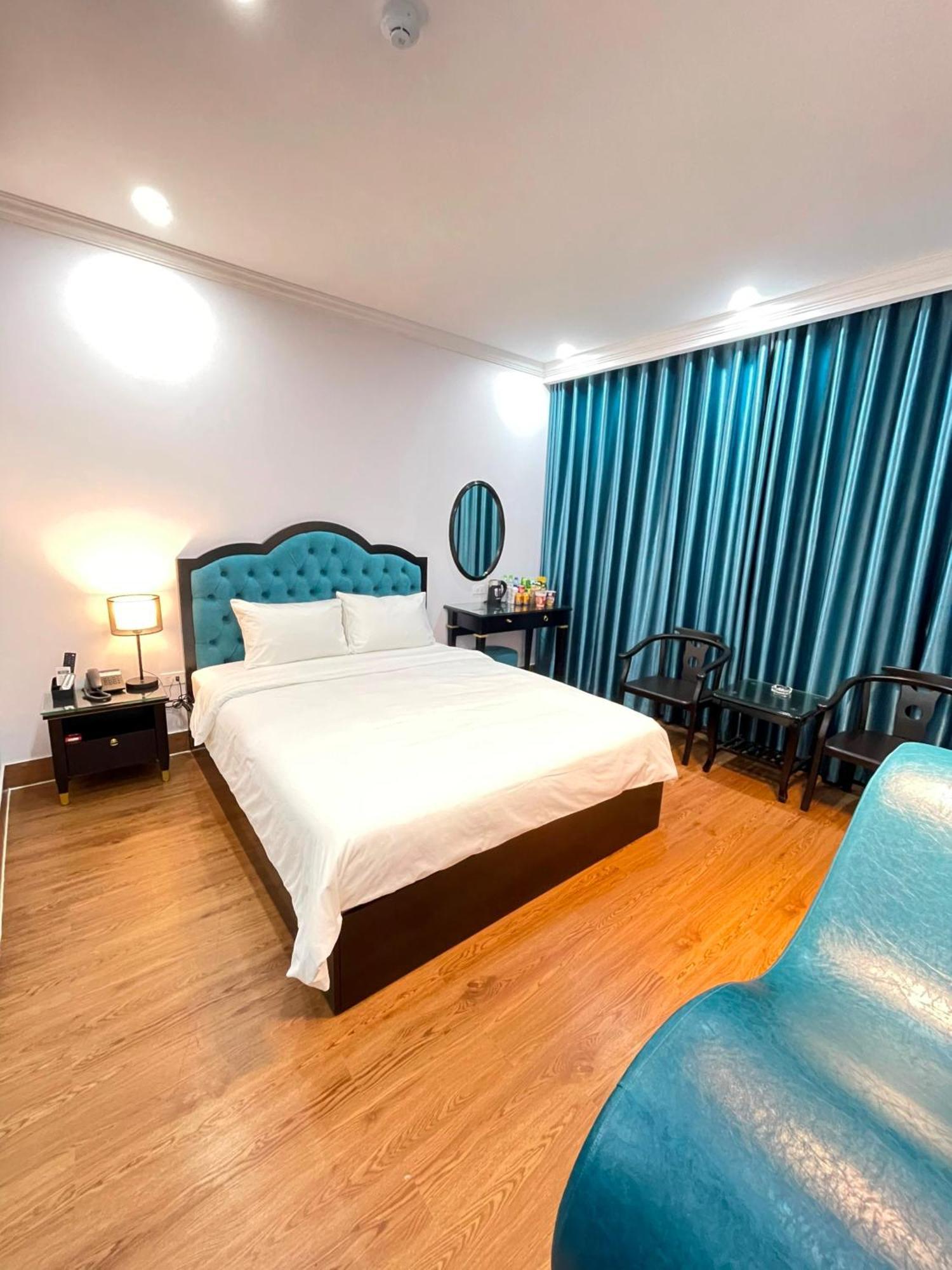 Nhat Tan Hotel ハノイ市 エクステリア 写真