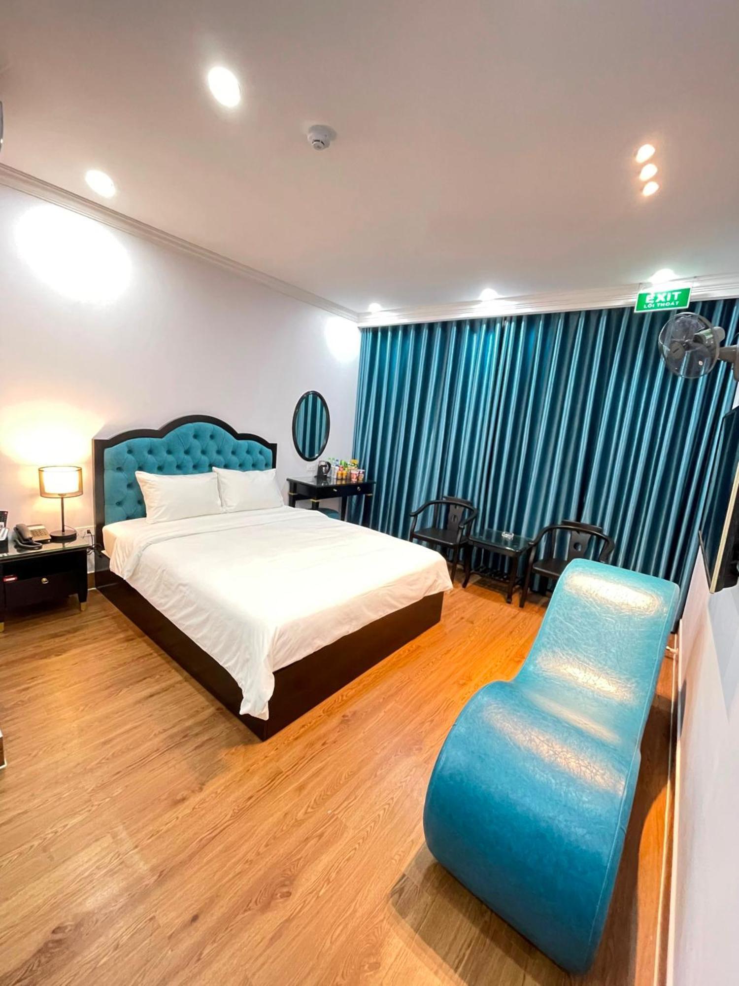 Nhat Tan Hotel ハノイ市 エクステリア 写真