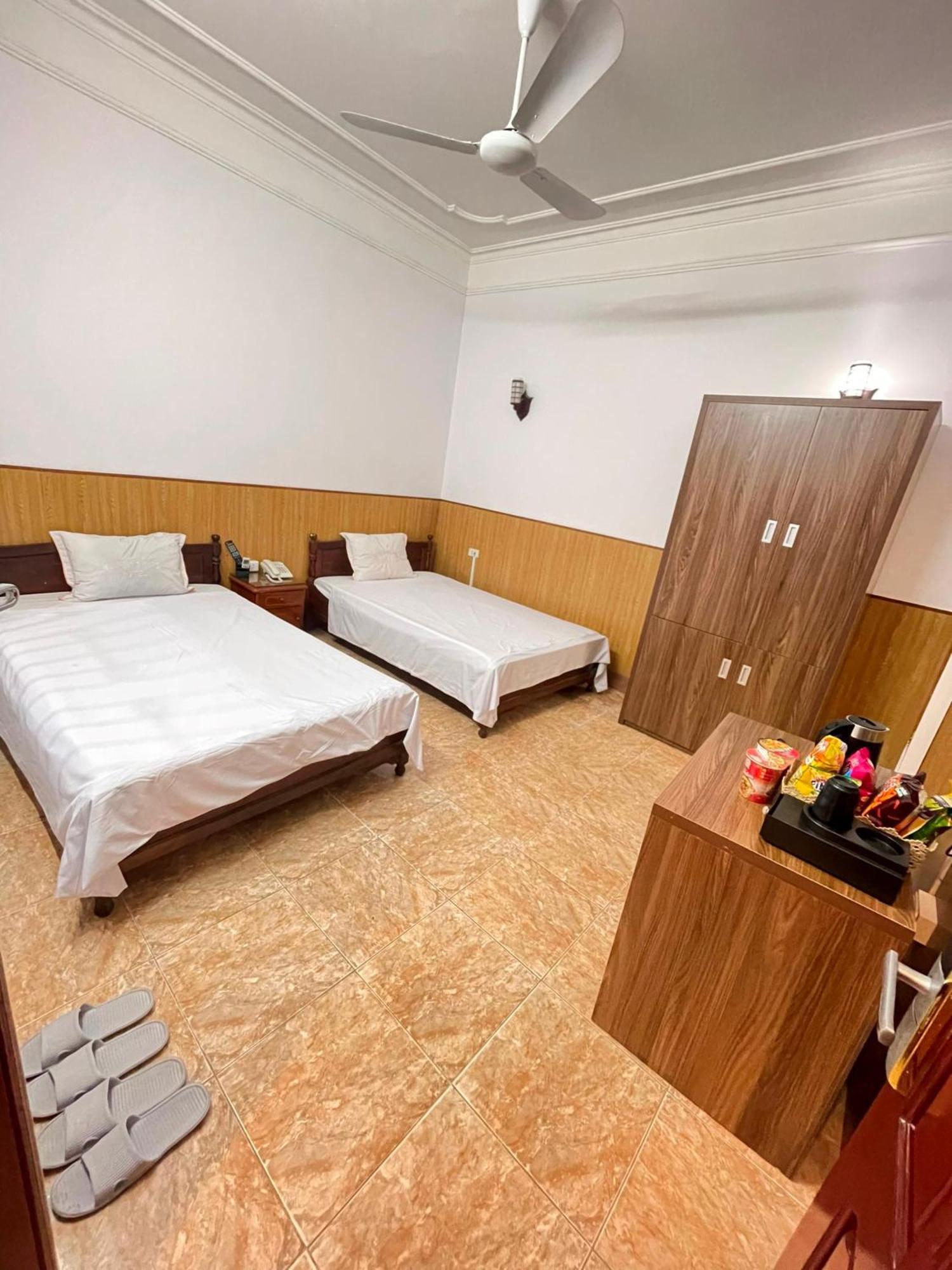 Nhat Tan Hotel ハノイ市 エクステリア 写真
