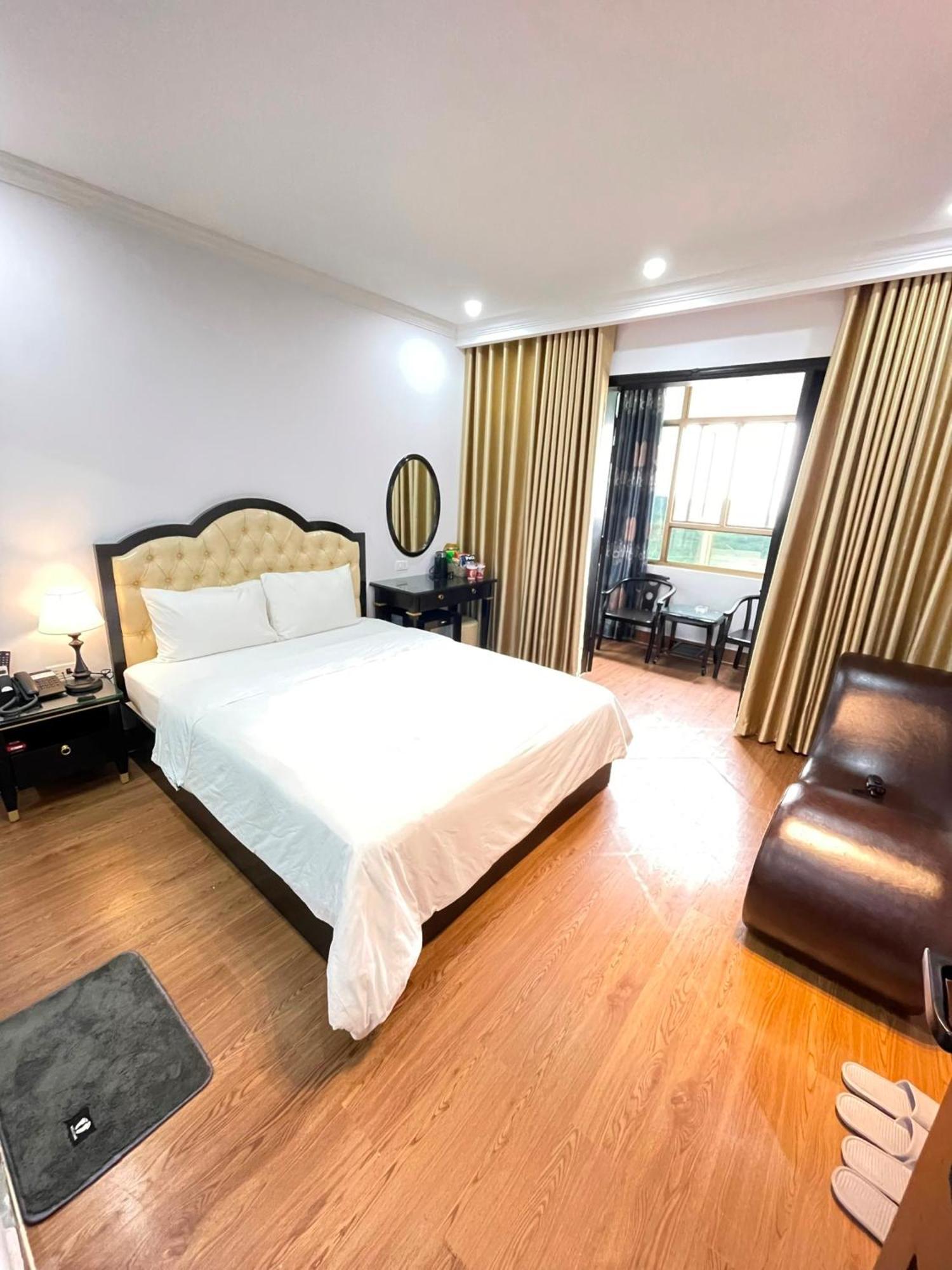 Nhat Tan Hotel ハノイ市 エクステリア 写真