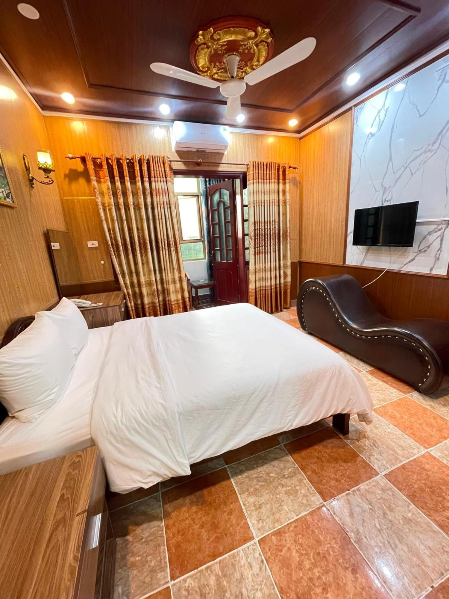 Nhat Tan Hotel ハノイ市 エクステリア 写真