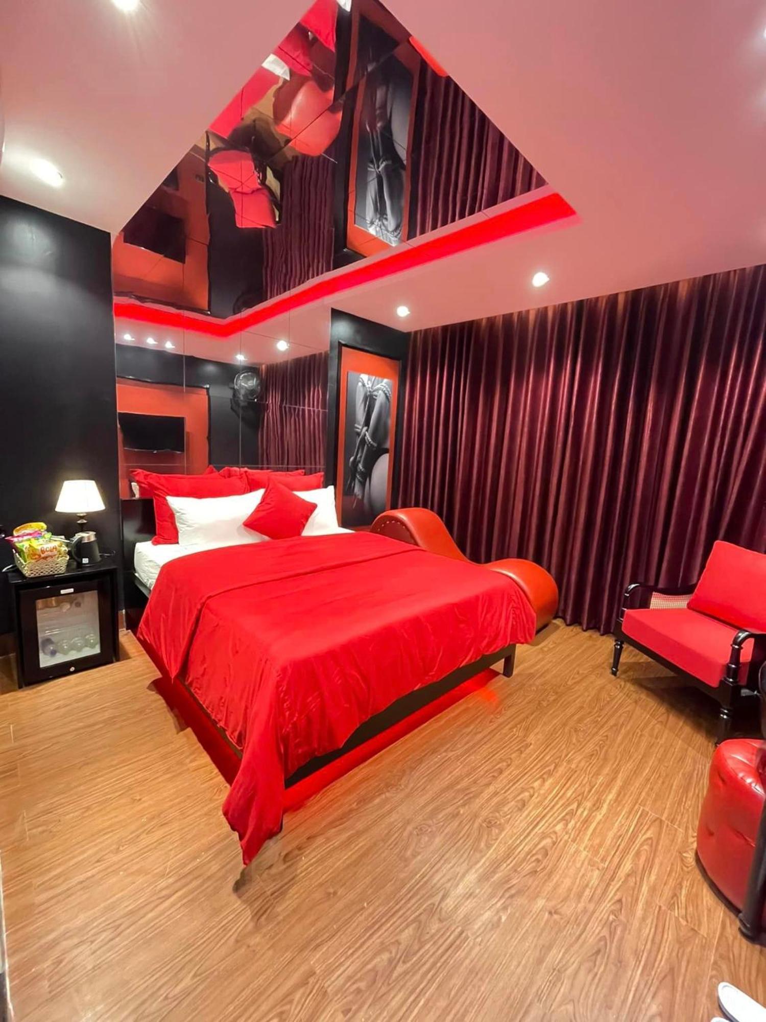 Nhat Tan Hotel ハノイ市 エクステリア 写真